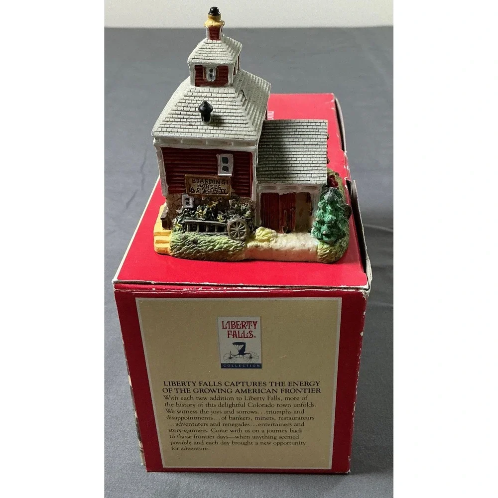 Liberty Falls AH156 Dawson's Livery & Feed Stable Set with Pewter Figures